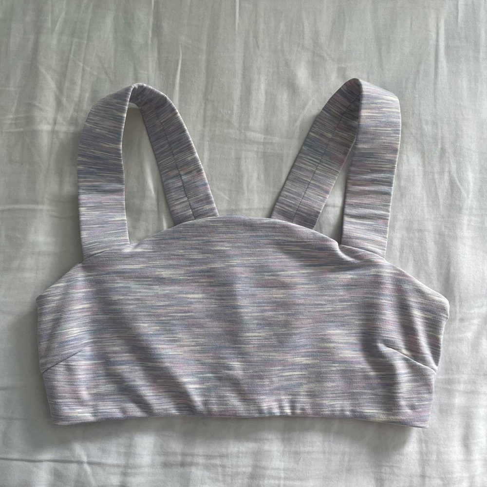 outdoor voices freeform bra in the color super bloom